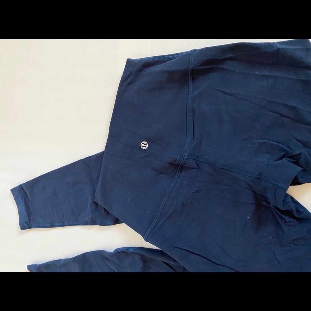 Lululemon Align 28in leggings in Navy size 4